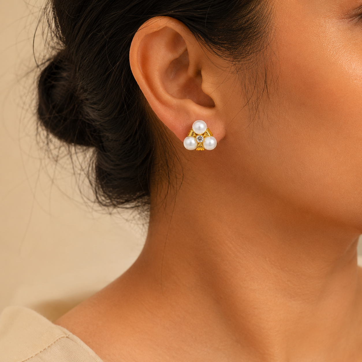 11. Worn Close-Up – No Face – House of Ruhira